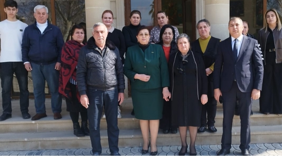 berdede-xocalidan-olanazerbaycanin-milli-qehremanlarinin-aileleri-ile-gorush-olub