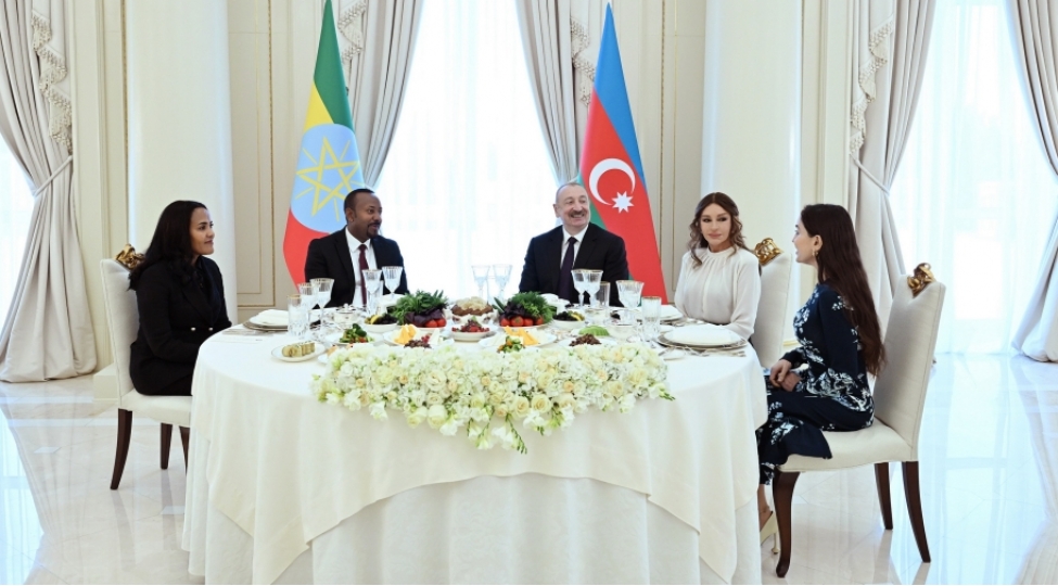 efiopiyanin-bash-nazirinin-sherefine-resmi-nahar