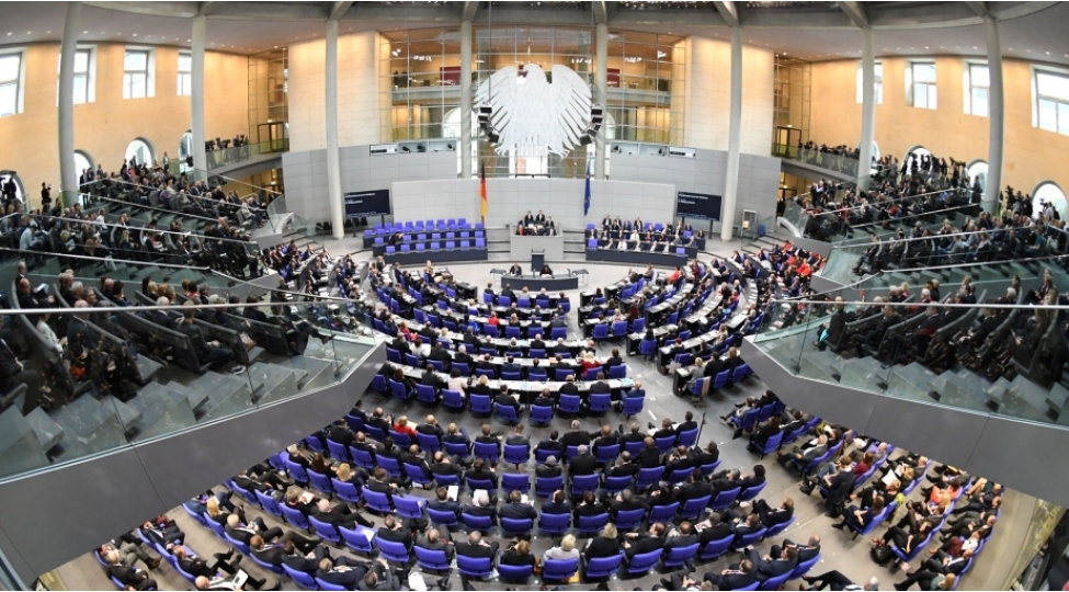 almaniyada-siginacaq-huququ-ile-bagli-siyaset-sertleshdirilir-bundestaq-qerar-qebul-edib