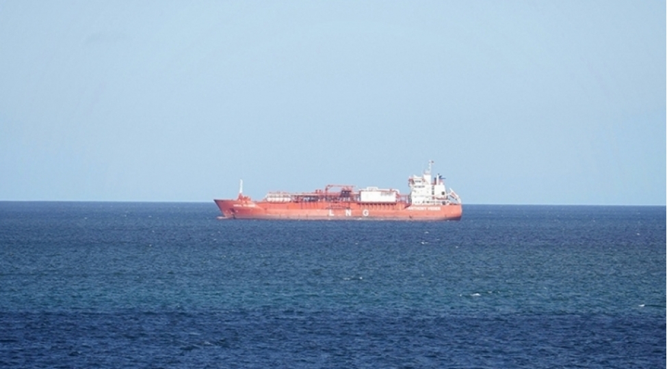 ankara-hormuz-bogazi-ile-bagli-gemilerine-xeberdarliq-edib