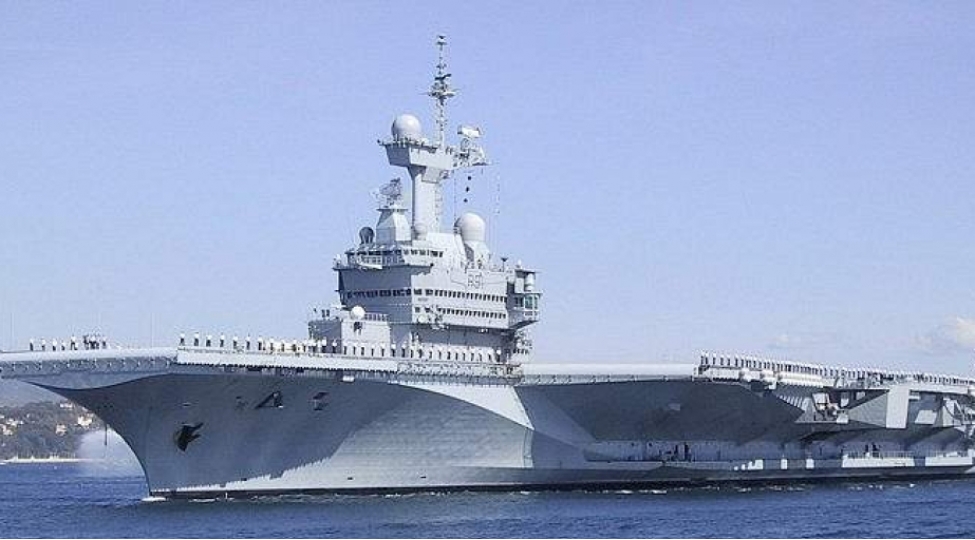 fransa-sharl-de-qoll-teyyaredashiyan-gemisini-sherqi-araliq-denizine-gonderib