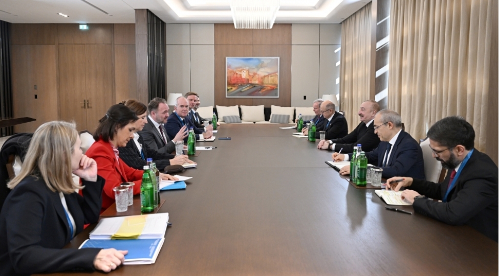 prezident-ilham-eliyev-avropa-komissiyasinin-enerji-ve-menzil-siyaseti-uzre-komissarini-qebul-edib-foto