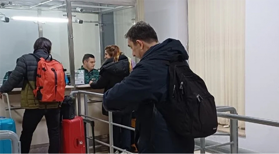 irandan-daha-27-nefer-azerbaycana-texliye-edilib