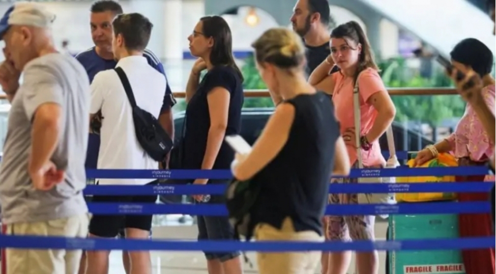 yaxin-sherqde-yaranmish-veziyyetle-elaqedar-20-minden-chox-uchush-legv-edilib