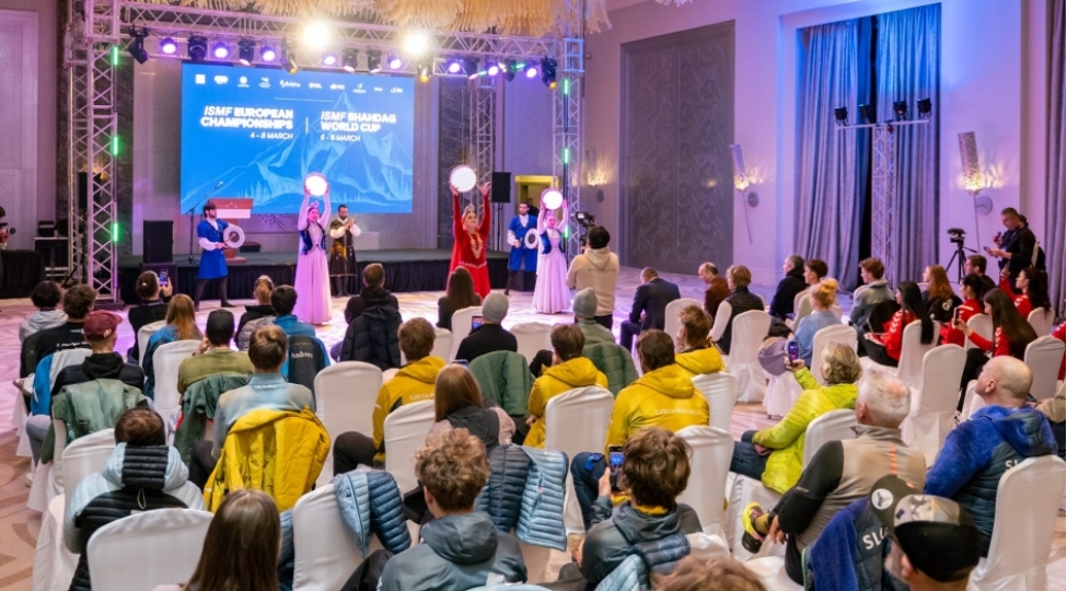 xizek-alpinizmi-uzre-avropa-chempionati-ve-dunya-kuboku-yarishlarinin-achilish-meresimi-kechirilib