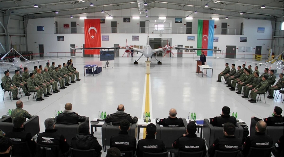 herbi-hava-quvvelerinde-bayraktar-kursunun-buraxilish-merasimi-kechirildi