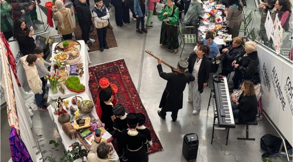 po-sheherinde-kechirilen-novruz-shenliyinde-azerbaycanin-milli-adet-eneneleri-teqdim-olunub