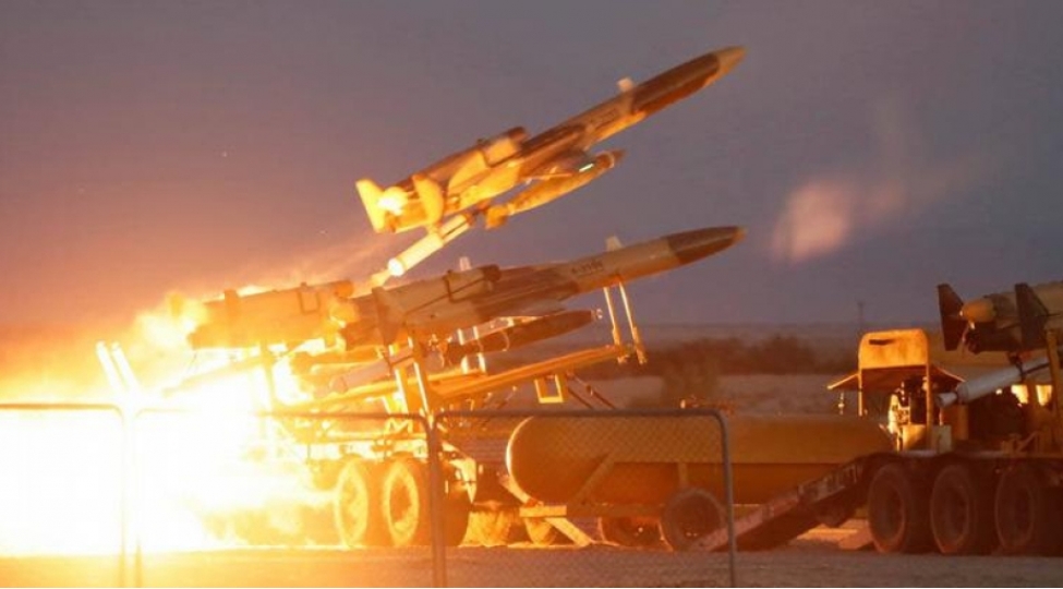 qeter-silahli-quvveleri-iranin-17-raket-ve-6-pilotsuz-uchush-aparatini-ele-kechirib