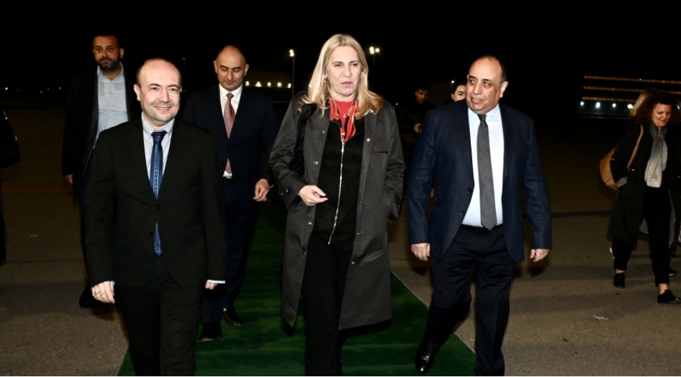 jelka-tsviyanovich-azerbaycana-sefere-gelib