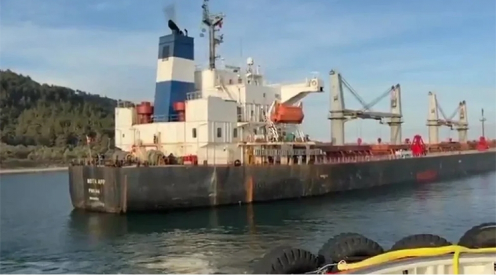 rusiyadan-misire-geden-yuk-gemisi-chanaqqala-bogazinda-saya-oturub