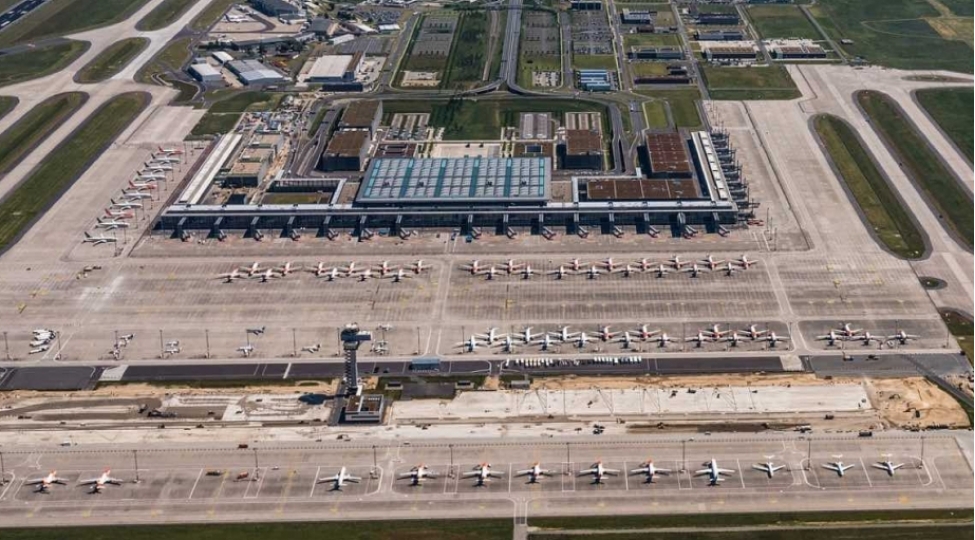 belin-aeroportu-drona-gore-fealiyyetini-muveqqeti-dayandirib