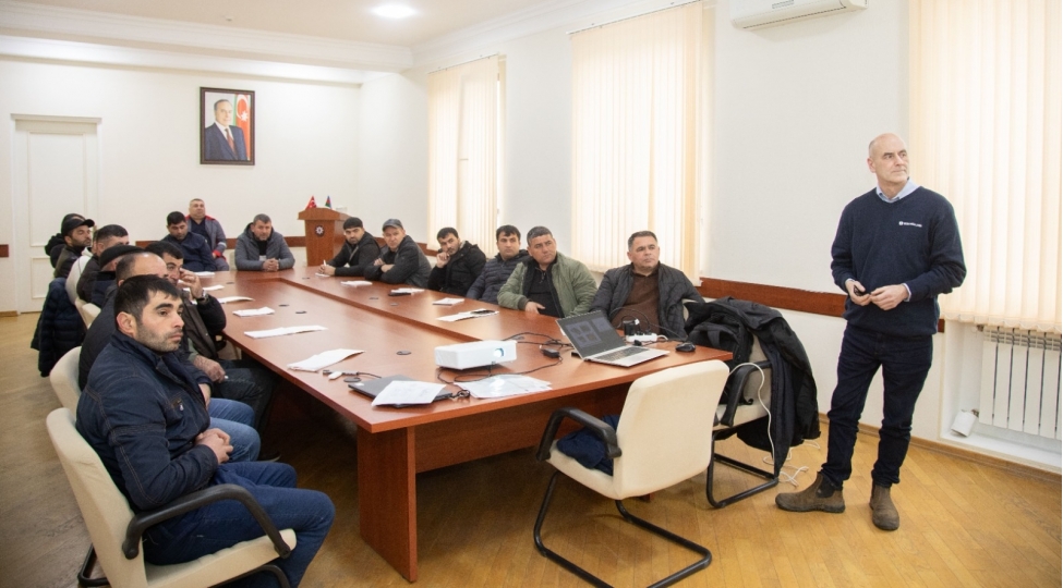 aqroservis-asc-masallida-mexanizatorlar-uchun-telim-kechirib