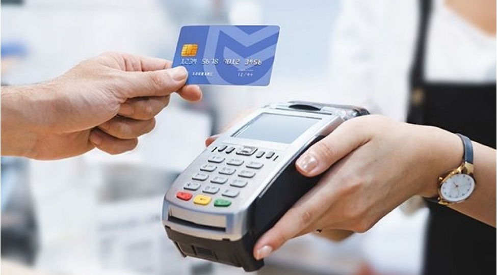 oten-il-emekhaqqi-kartlari-ile-odenishlerin-54-i-nagdsiz-icra-olunub