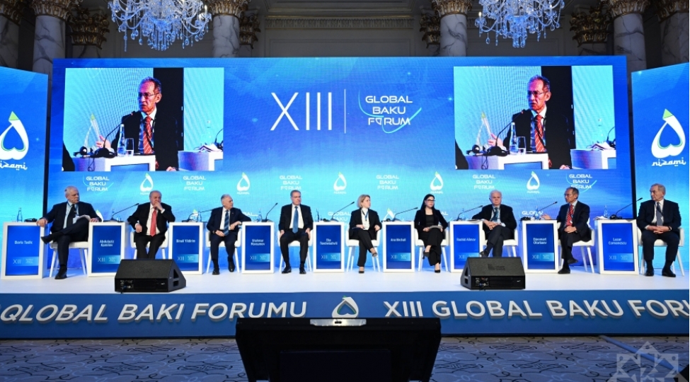 baki-forumu-cherchivesinde-orta-dehliz-ve-avrasiya-baglantisi-etrafinda-muzakireler-aparilib