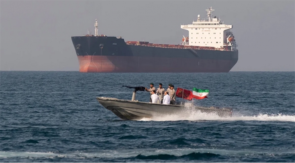 fars-korfezindeki-24-hindistan-gemisinden-ikisi-hormuz-bogazindan-kechib