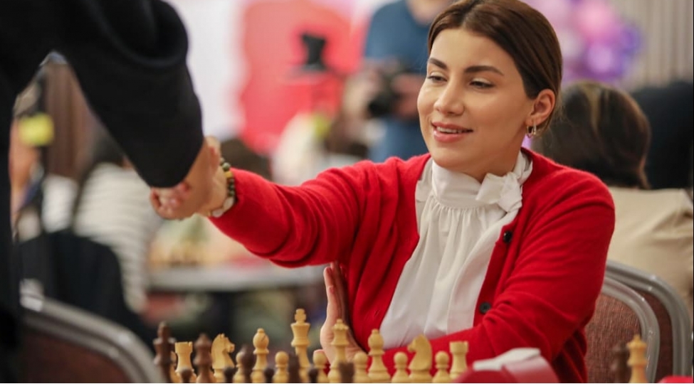 ulviyye-feteliyevadan-novbeti-qelebe