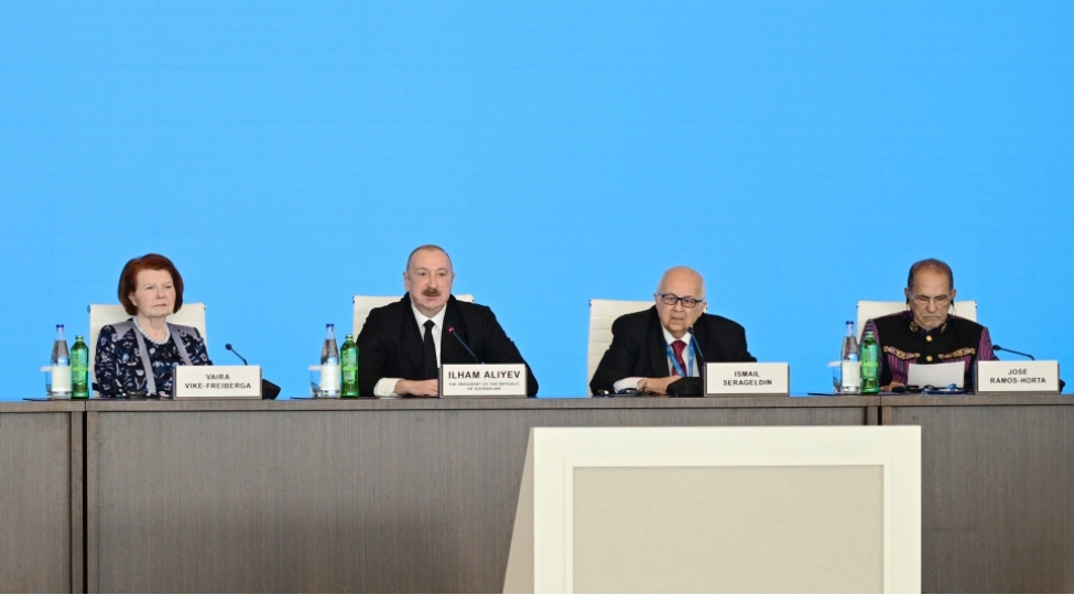 qlobal-dialoqa-ve-emekdashliga-tohfe-2