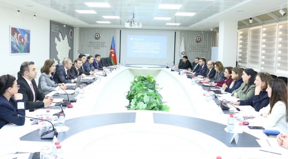 iitkm-de-naftalan-neftinin-tanidilmasi-uzre-tedbirler-proqramina-dair-gorush-kechirilib