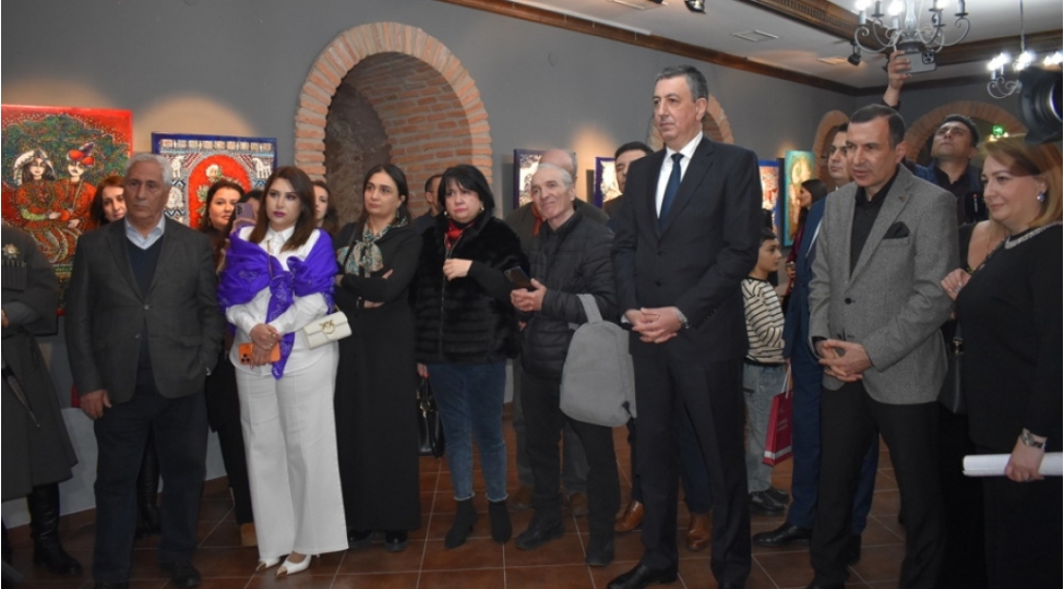 tbiliside-arif-huseynovun-ferdi-sergisi-achilib