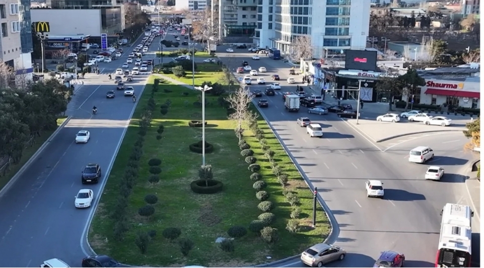 bakinin-tbilisi-prospektinde-cib-tipli-zolaqlar-salinacaq-2