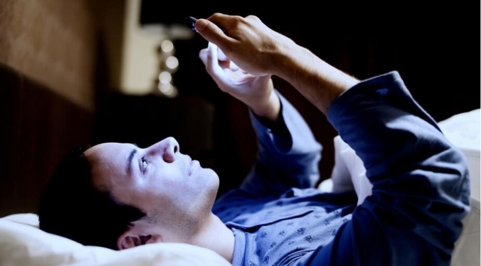 telefon-ve-komputer-gozunuzu-nece-zedeleyir