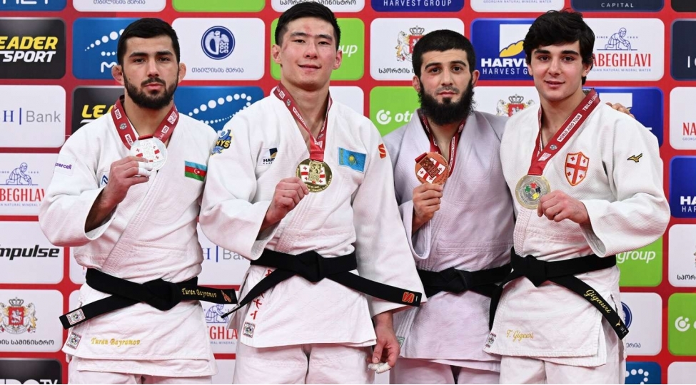 cudochumuz-fexri-kursude-yer-alib