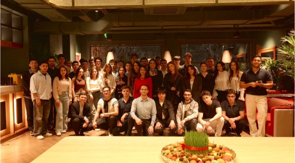 chindeki-azerbaycanli-telebeler-novruz-sufresinde-toplashiblar