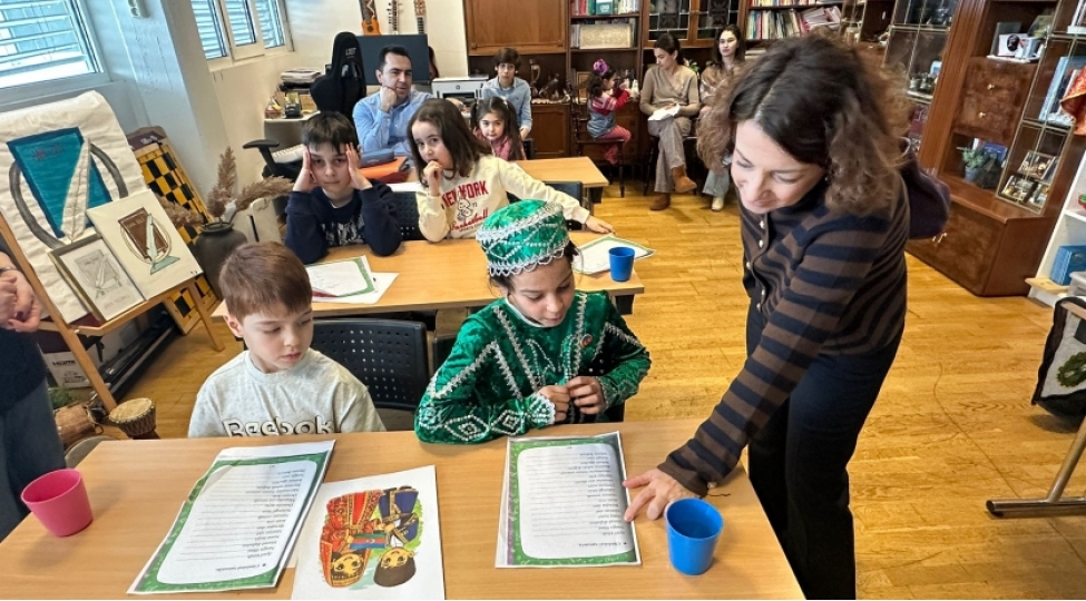 gulin-dinch-oslo-azerbaycan-evini-ziyaret-edib