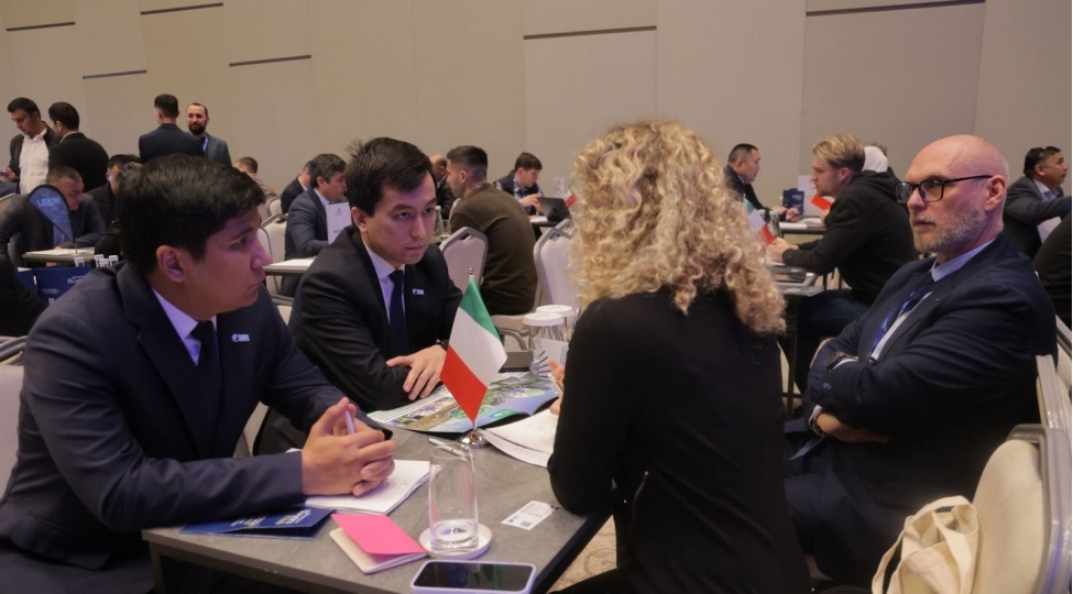 dashkendde-azerbaycan-italiya-ve-merkezi-asiya-olkelerinin-ish-adamlari-arasinda-ishguzar-gorushler-kechirilib