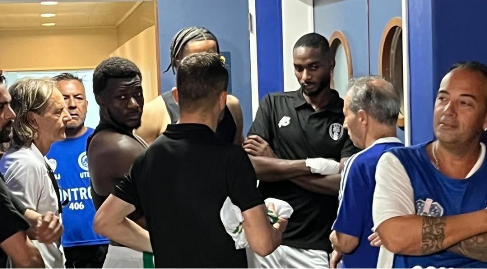 evvelce-messi-ile-reqib-oldular-sonra-novbesine-dayandilar-foto