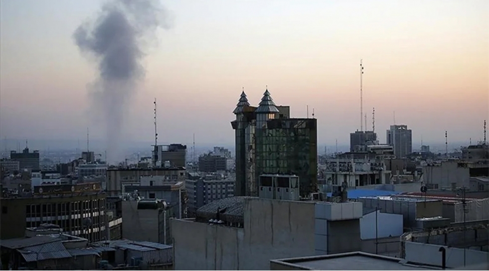 iranin-herbi-deniz-quvveleri-hava-hucumlarina-meruz-qalib