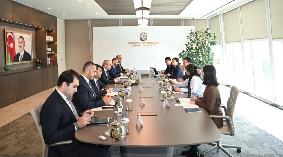 chinle-iqtisadi-elaqelerin-shaxelendirilmesi-muzakire-edilib