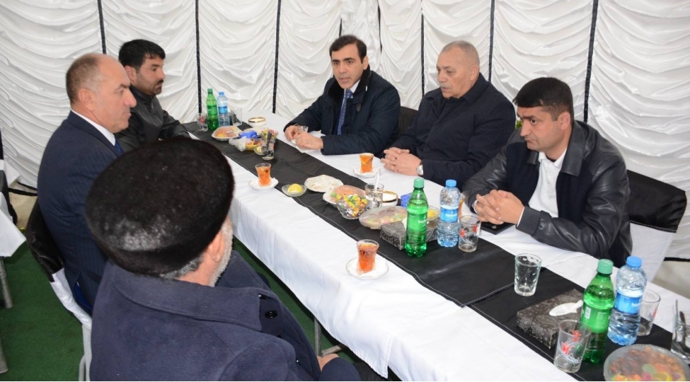 anar-memmedov-birinci-qarabag-muharibesi-shehidinin-anasinin-yas-merasiminde-ishtirak-edib