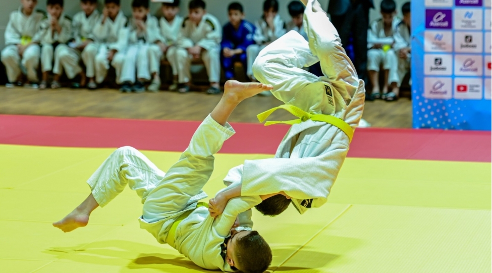 gencede-kemer-dereceleri-uzre-resmi-imtahan-kechirilib