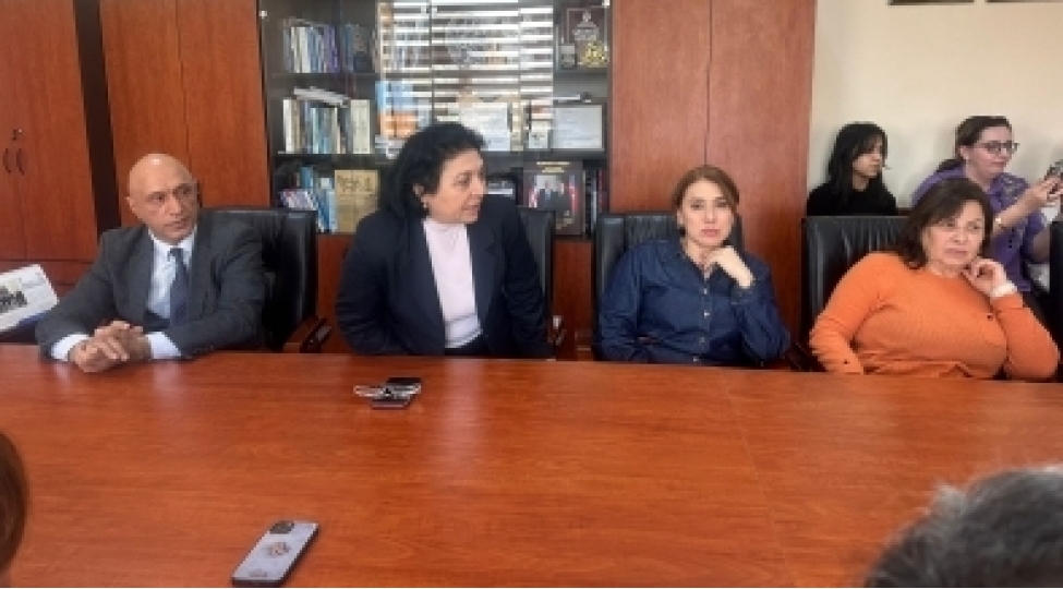 elm-gunune-hesr-olunmush-adli-elmi-sessiya-kechirilib