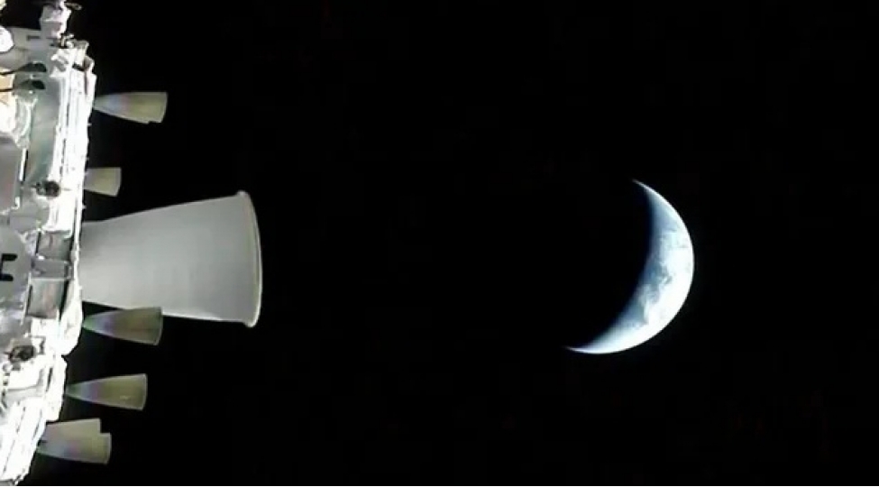 nasa-orion-gemisinden-chekilmish-ilk-fotonu-yayimlayib