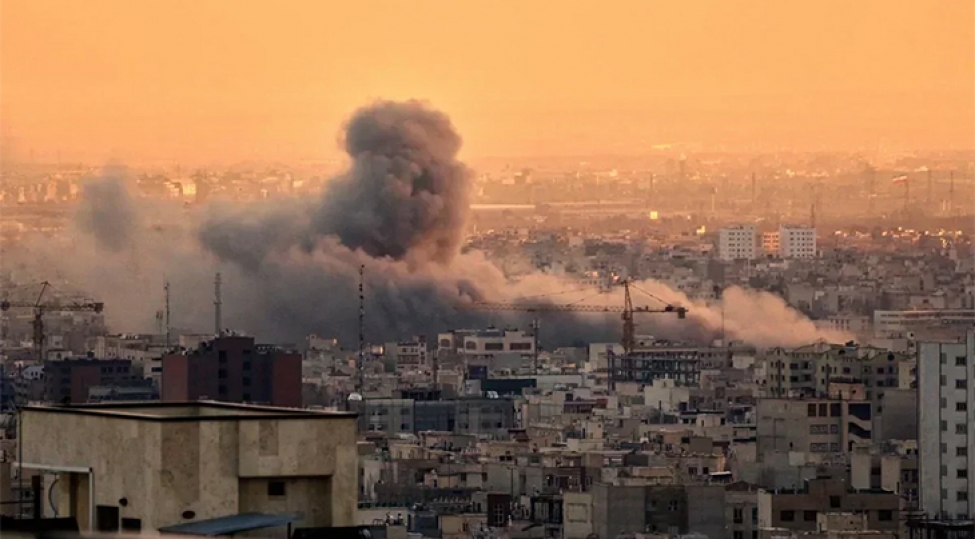 israil-ordusu-tehranda-hhm-sistemlerine-ve-herbi-obyektlere-hucum-edib