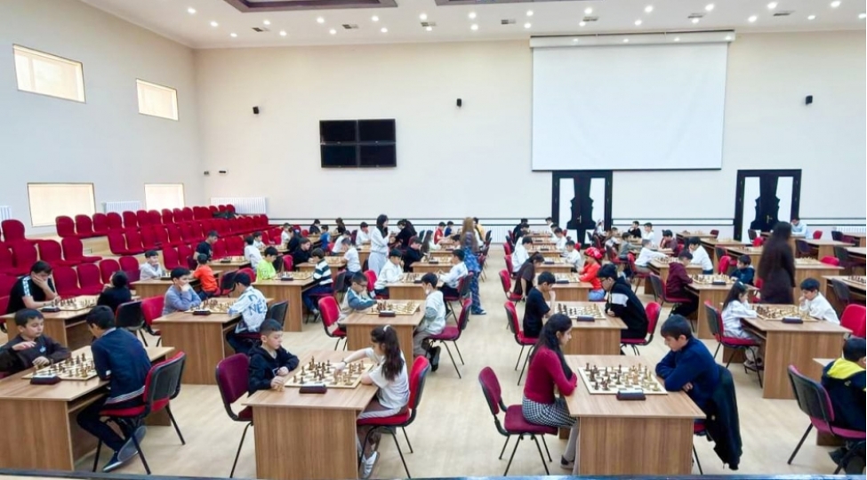 naxchivanda-shehidlerin-xatiresine-hesr-olunmush-shahmat-turnirinin-qalibleri-mukafatlandirilib