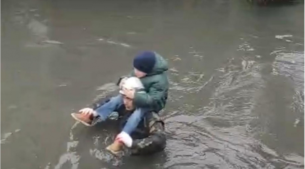 fhn-keshlede-su-basmish-erazilerin-sakinlerini-texliye-edib