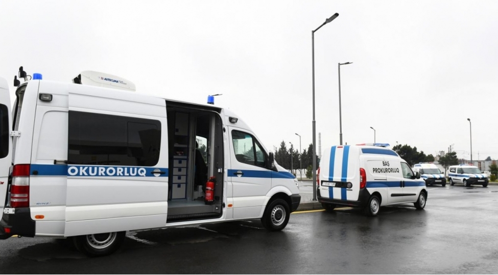 azerbaycanda-bu-mashinlar-operativ-neqliyyat-vasiteleri-hesab-edilecek