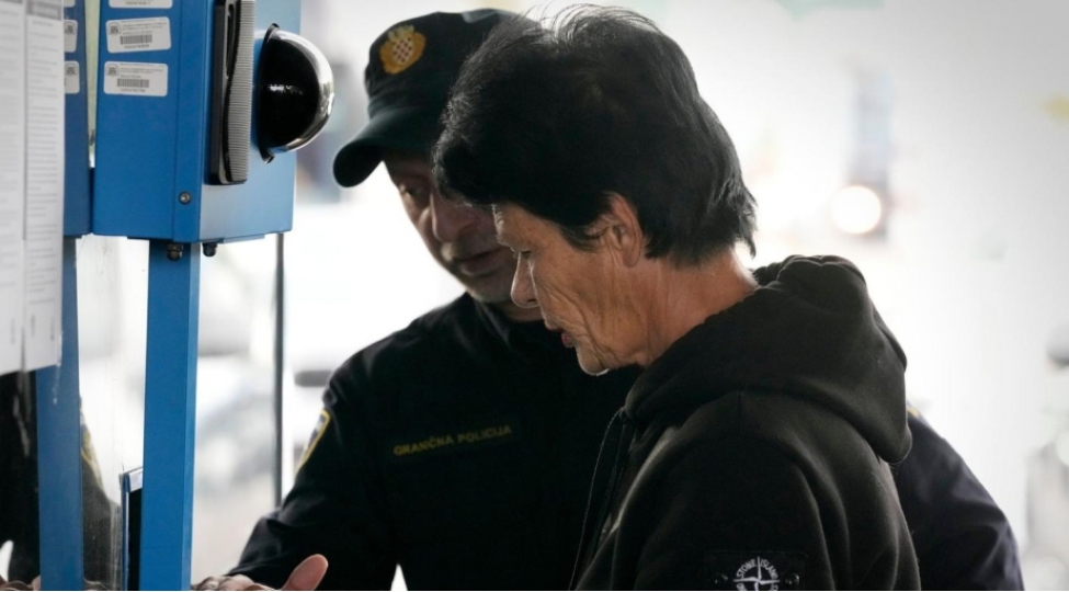 ai-serhedlerinde-yeni-qaydalar-27-minden-chox-shexse-girish-qadagasi