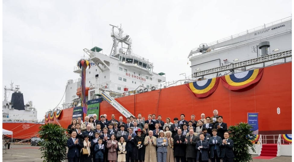 dunyanin-ammonyakla-chalishan-ilk-gemisi-teqdim-olunub