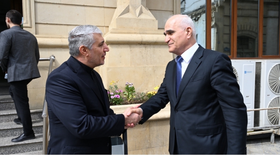 bakida-iranin-ali-rehberi-ayetullah-seyid-eli-xameneinin-anim-merasimi-kechirilib