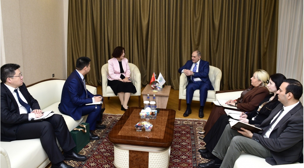 yeni-azerbaycan-partiyasinin-uzvleri-uchun-chin-dili-kursunun-achilish-merasimi-kechirilib-foto