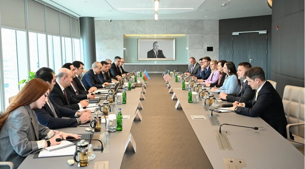 azerbaycan-absh-ile-enerji-dehlizlerini-muzakire-edib