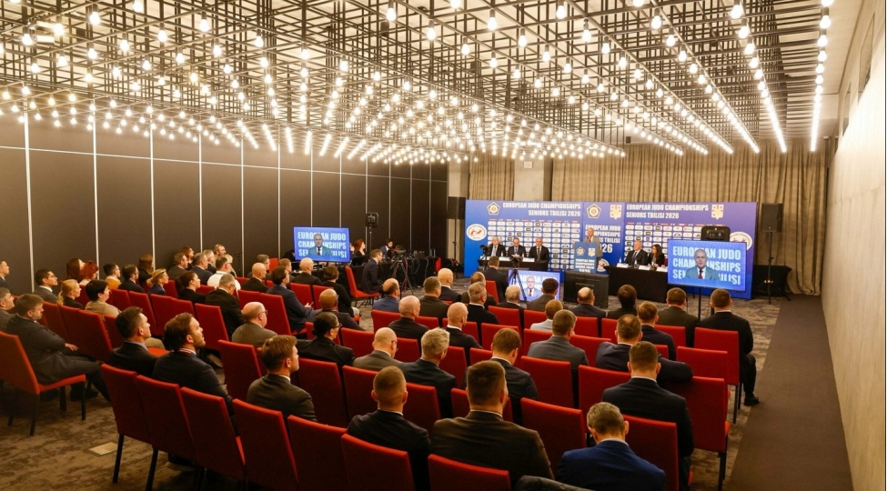 tbiliside-cudo-uzre-boyukler-arasinda-avropa-chempionatinin-pushkatma-merasimi-kechirilib