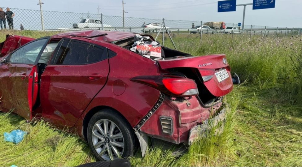 celilabadda-yol-qezasi-1-nefer-olub-2-azyashli-ise-xesaret-alib