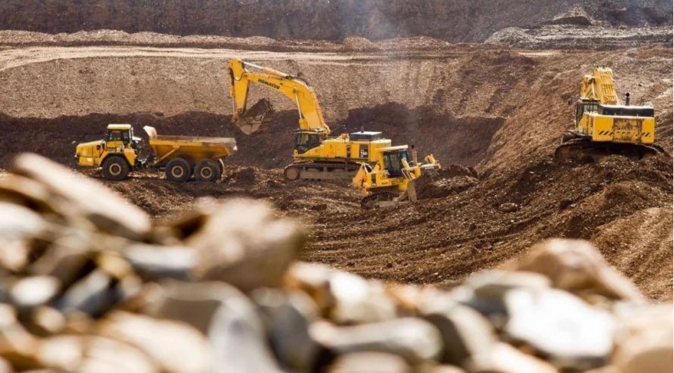 azerbaycanda-bir-sira-qeyri-filiz-faydali-qazinti-yataqlari-azergolda-verilib