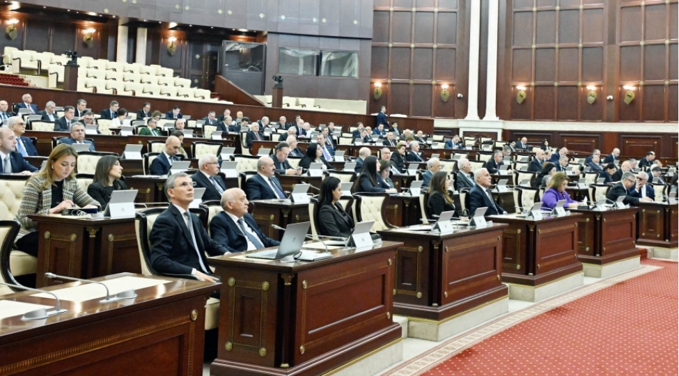 inzibati-xetalar-mecellesine-teklif-olunan-deyishiklikler-qebul-edilib