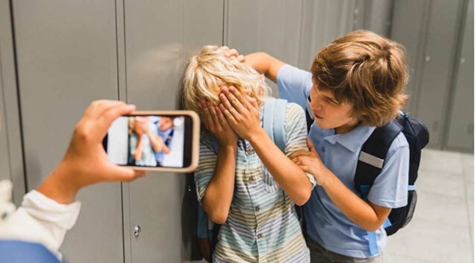 ushaqlar-arasinda-zorakiliq-hallari-niye-artir